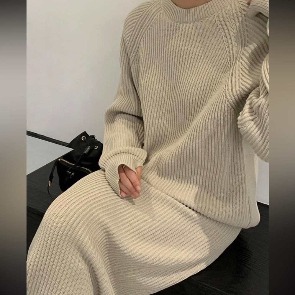 Elegant Beige Knit Dress